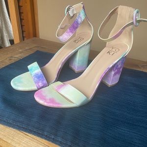 Tie dye chunky heel sandal never worn brand new